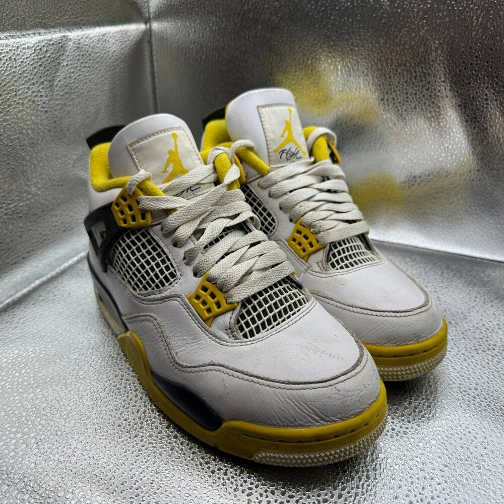 Size 7.5 Nike Air Jordan 4‎ Retro White Coconut Milk Womens Sneaker AQ9129-101